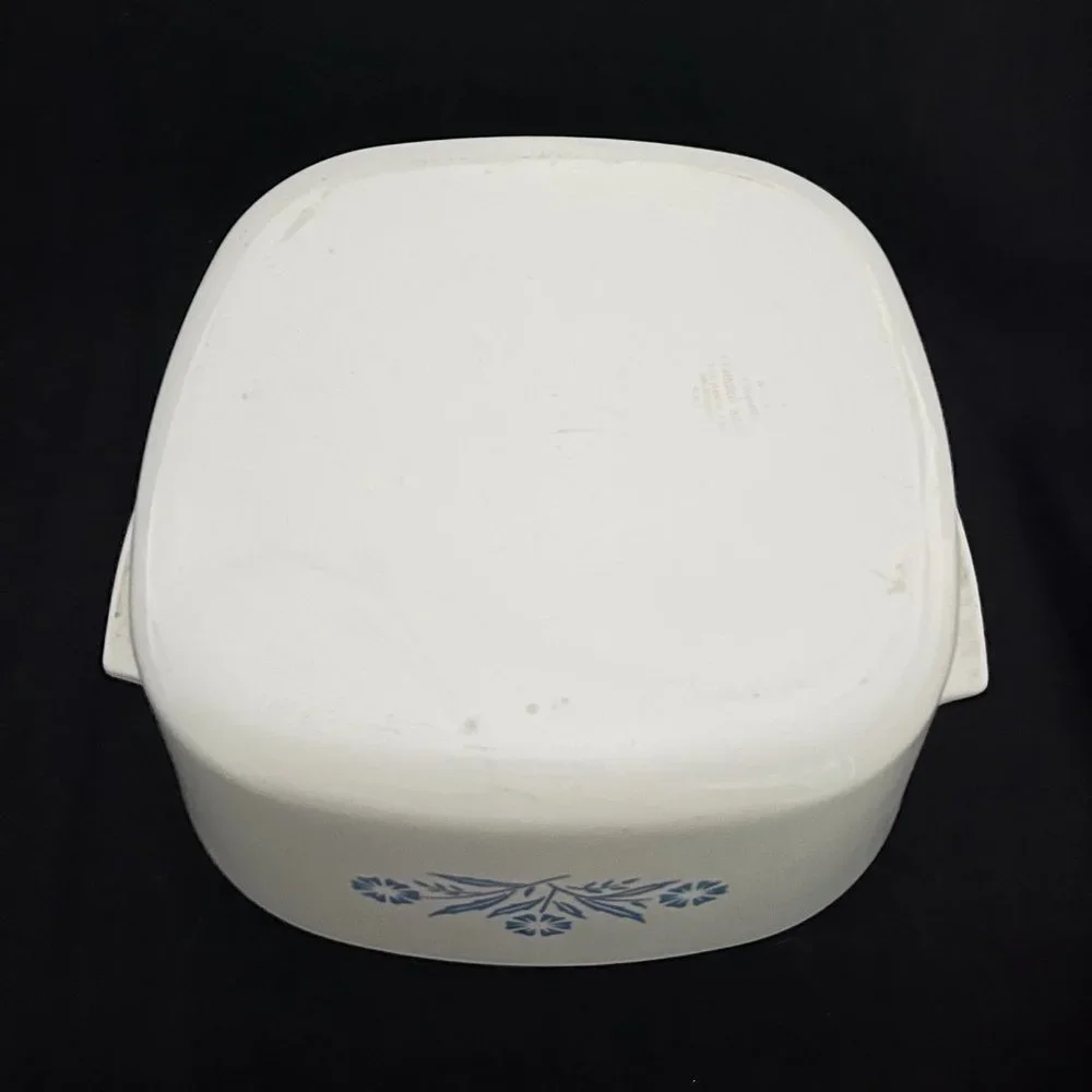 Vintage CorningWare ‘Cornflower’ Deep Casserole Dish - Picture 3 of 5